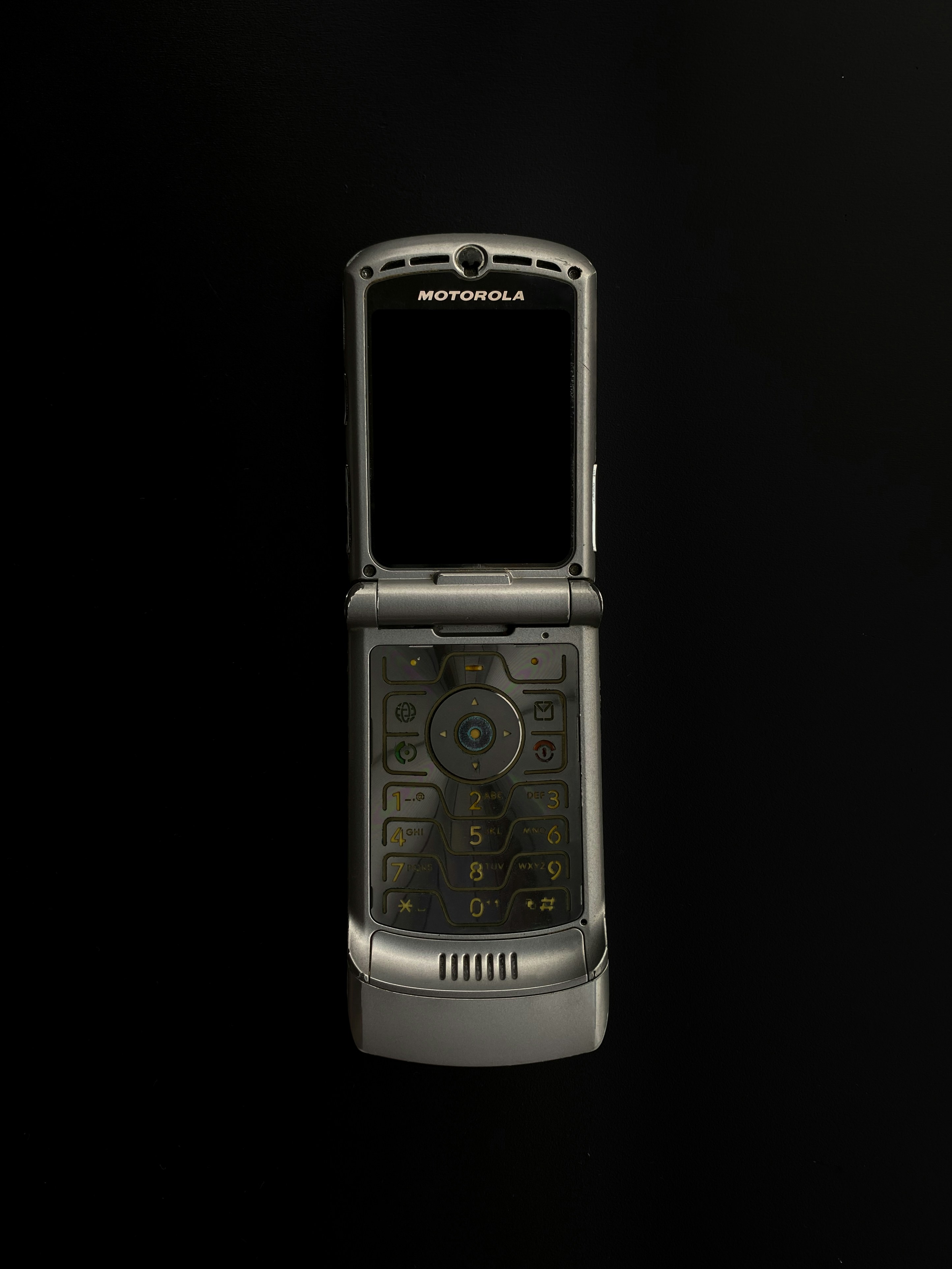 Moto Razr 60: Ponsel Lipat Futuristik yang Siap Saingi Galaxy Z Flip
